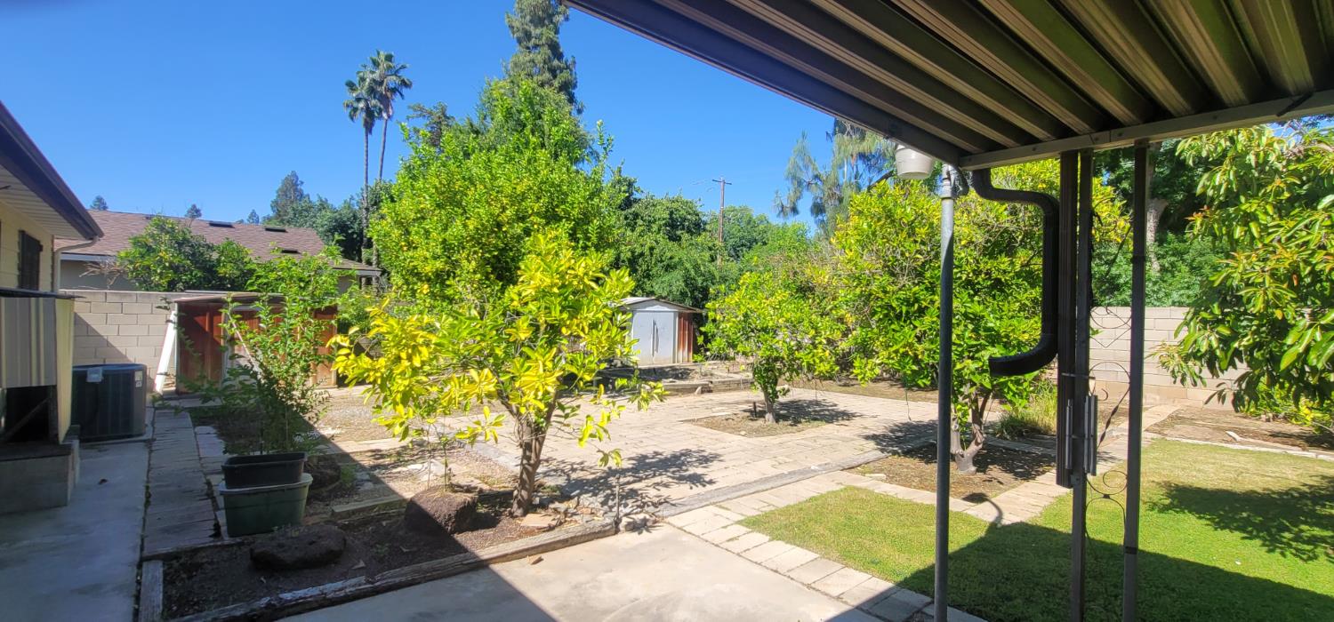 6166 N Blosser Ave, Fresno, CA 93711