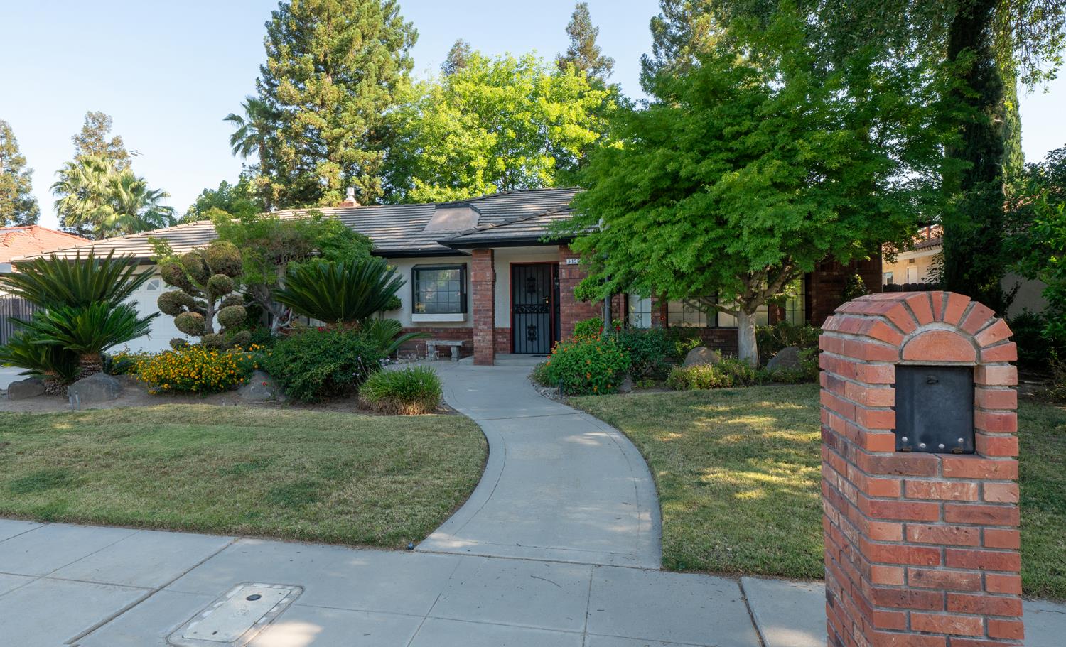 5156 W Minarets Ave, Fresno, CA 93722