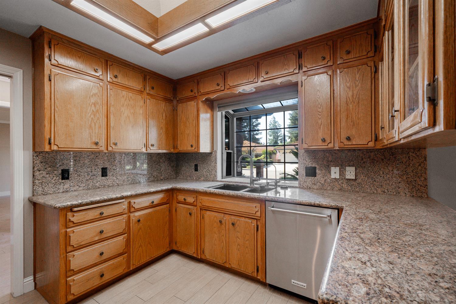 5156 W Minarets Ave, Fresno, CA 93722