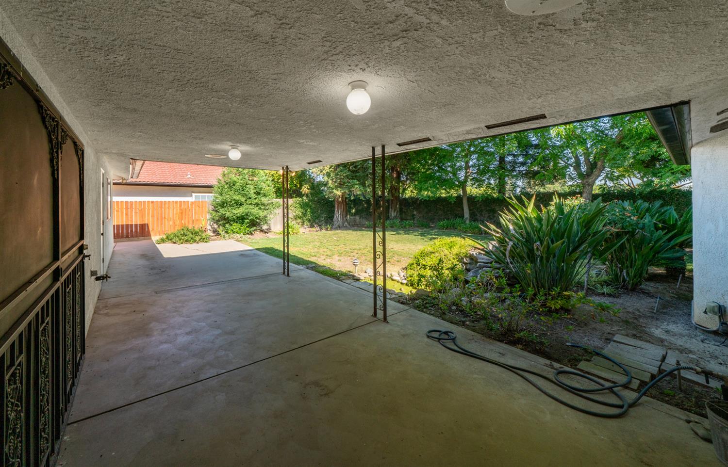 5156 W Minarets Ave, Fresno, CA 93722