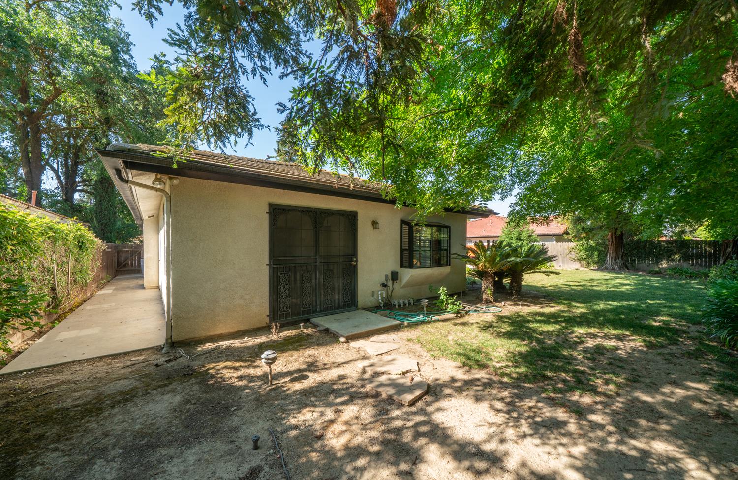 5156 W Minarets Ave, Fresno, CA 93722