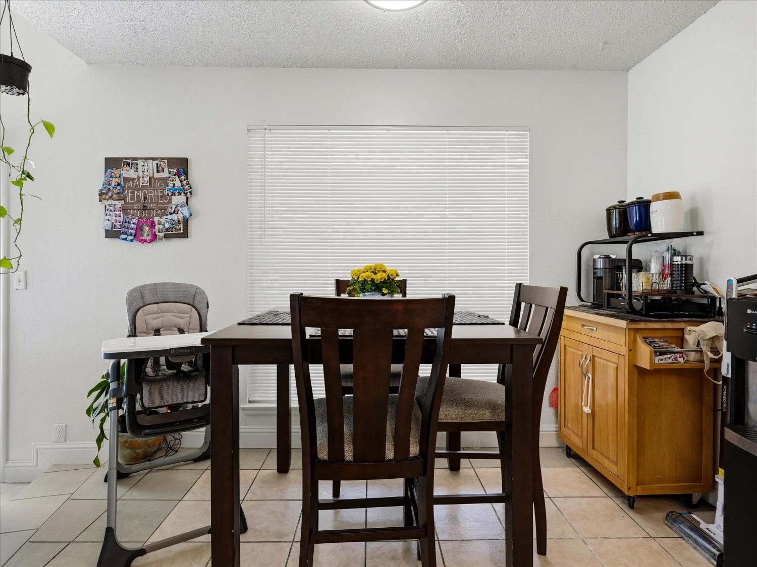 649 W Ashcroft Ave, Clovis, CA 93612