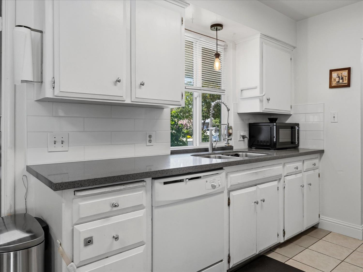 649 W Ashcroft Ave, Clovis, CA 93612