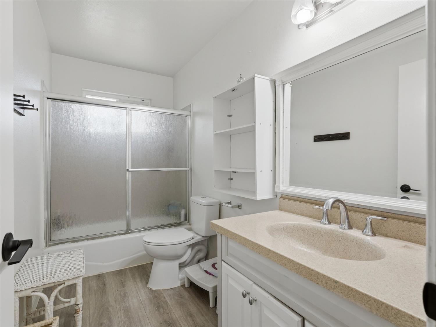 649 W Ashcroft Ave, Clovis, CA 93612