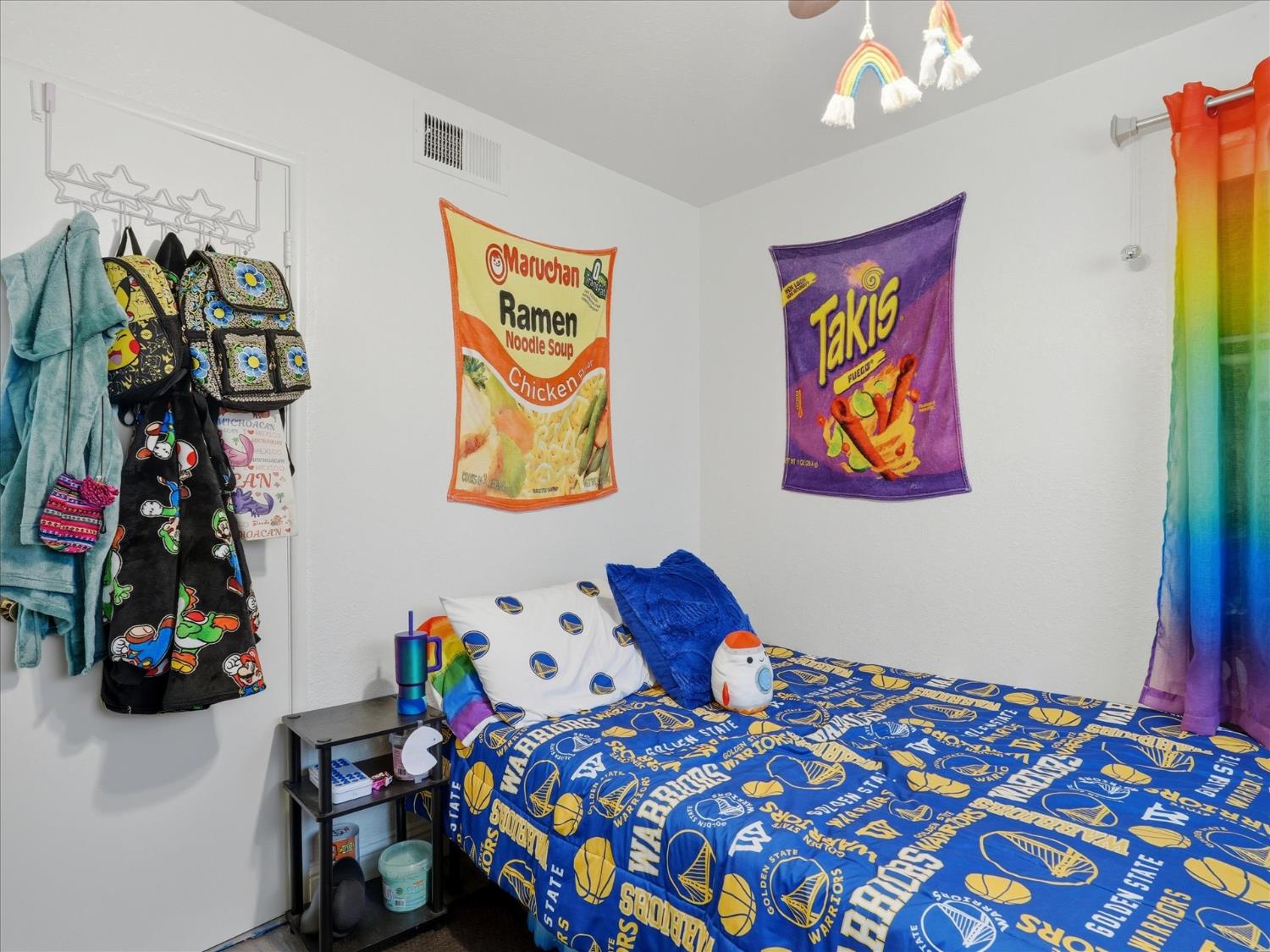 649 W Ashcroft Ave, Clovis, CA 93612