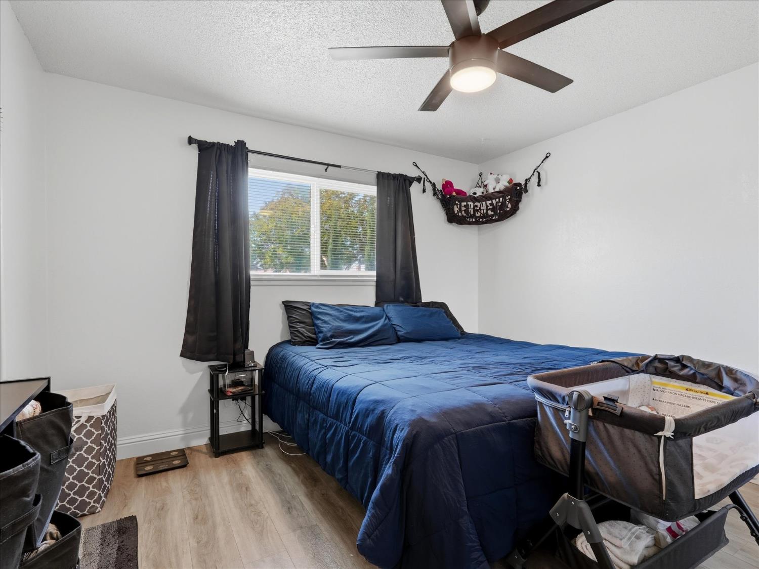 649 W Ashcroft Ave, Clovis, CA 93612