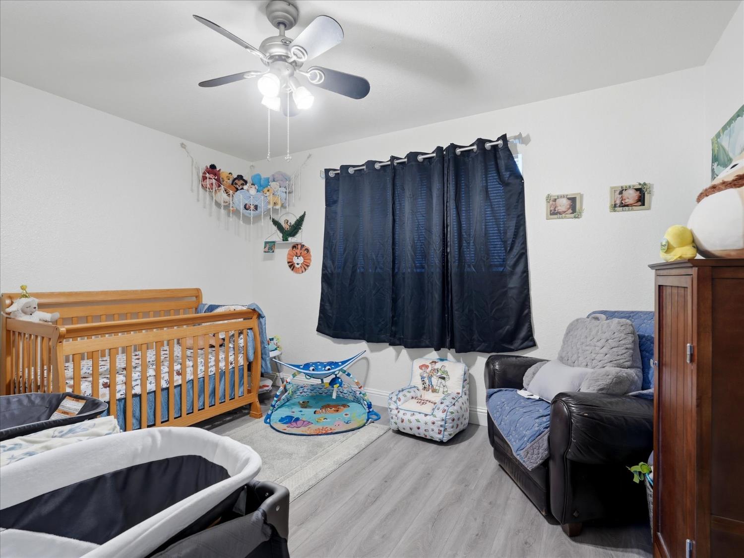 649 W Ashcroft Ave, Clovis, CA 93612