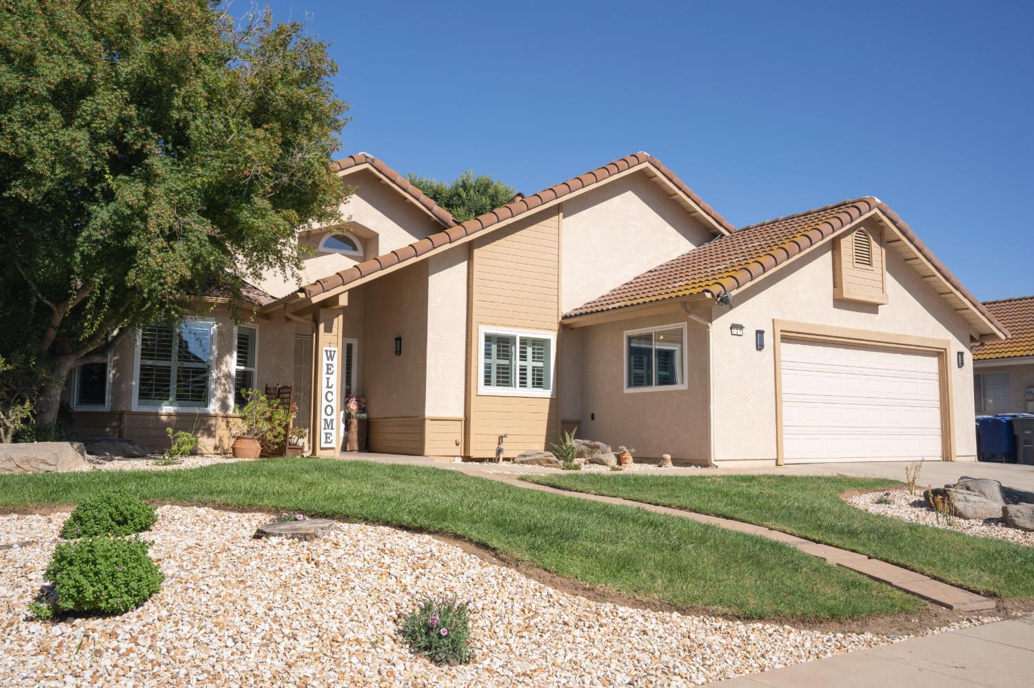121 Magnolia Ave, Clovis, CA 93611