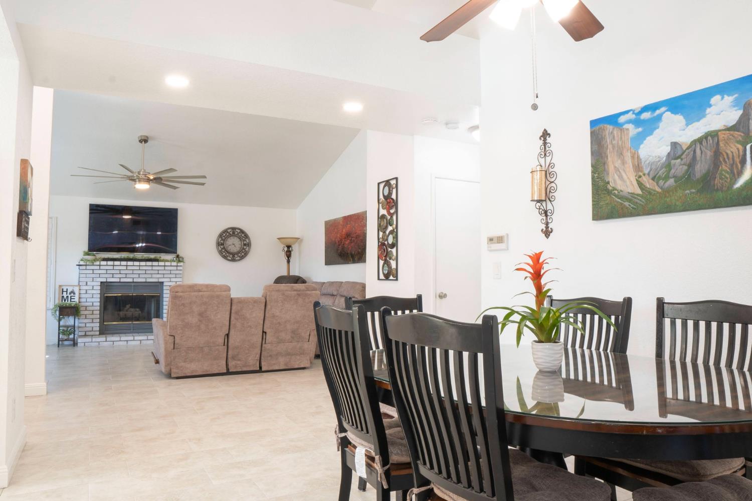 121 Magnolia Ave, Clovis, CA 93611