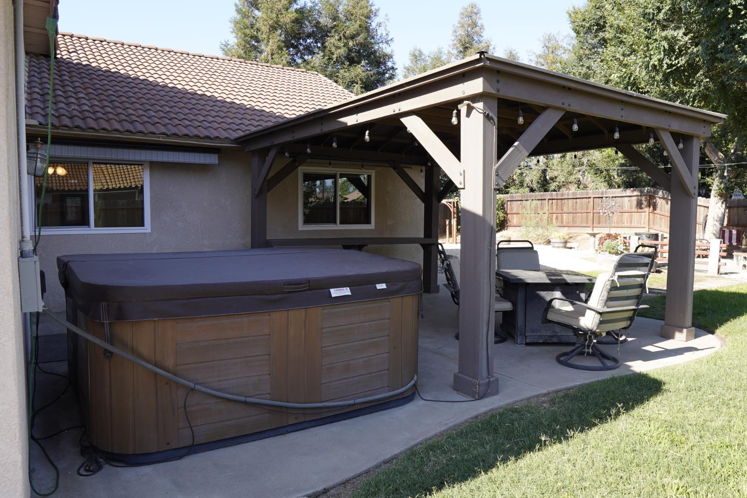 121 Magnolia Ave, Clovis, CA 93611