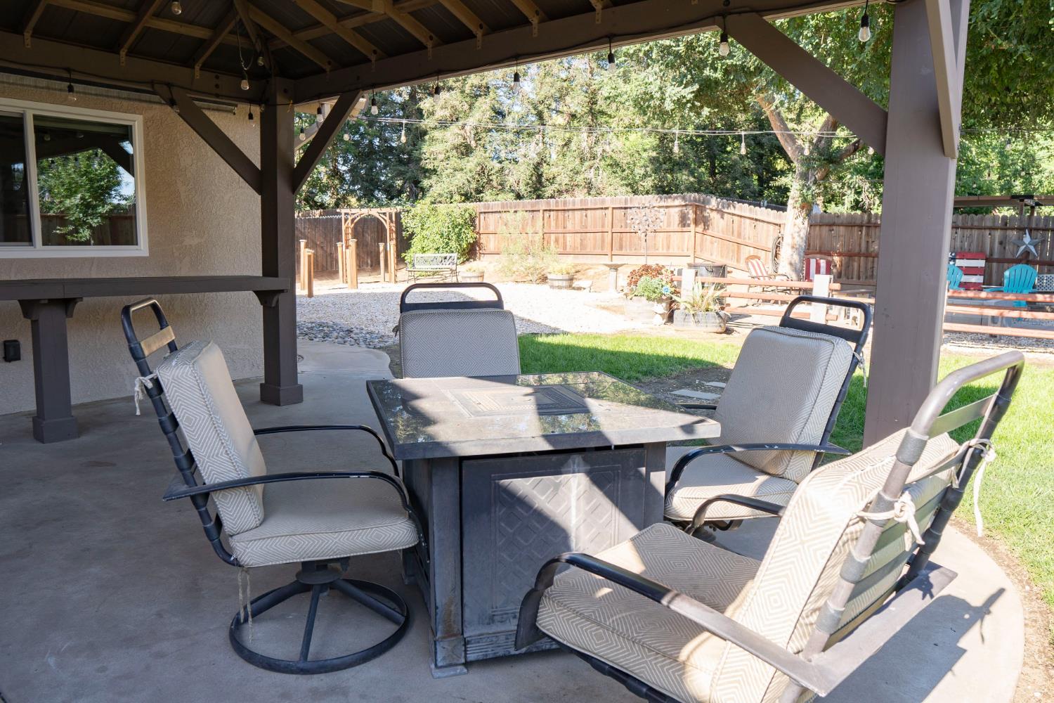 121 Magnolia Ave, Clovis, CA 93611