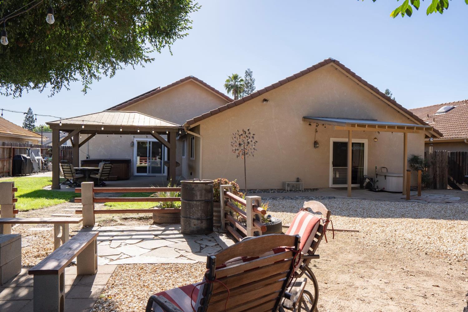 121 Magnolia Ave, Clovis, CA 93611
