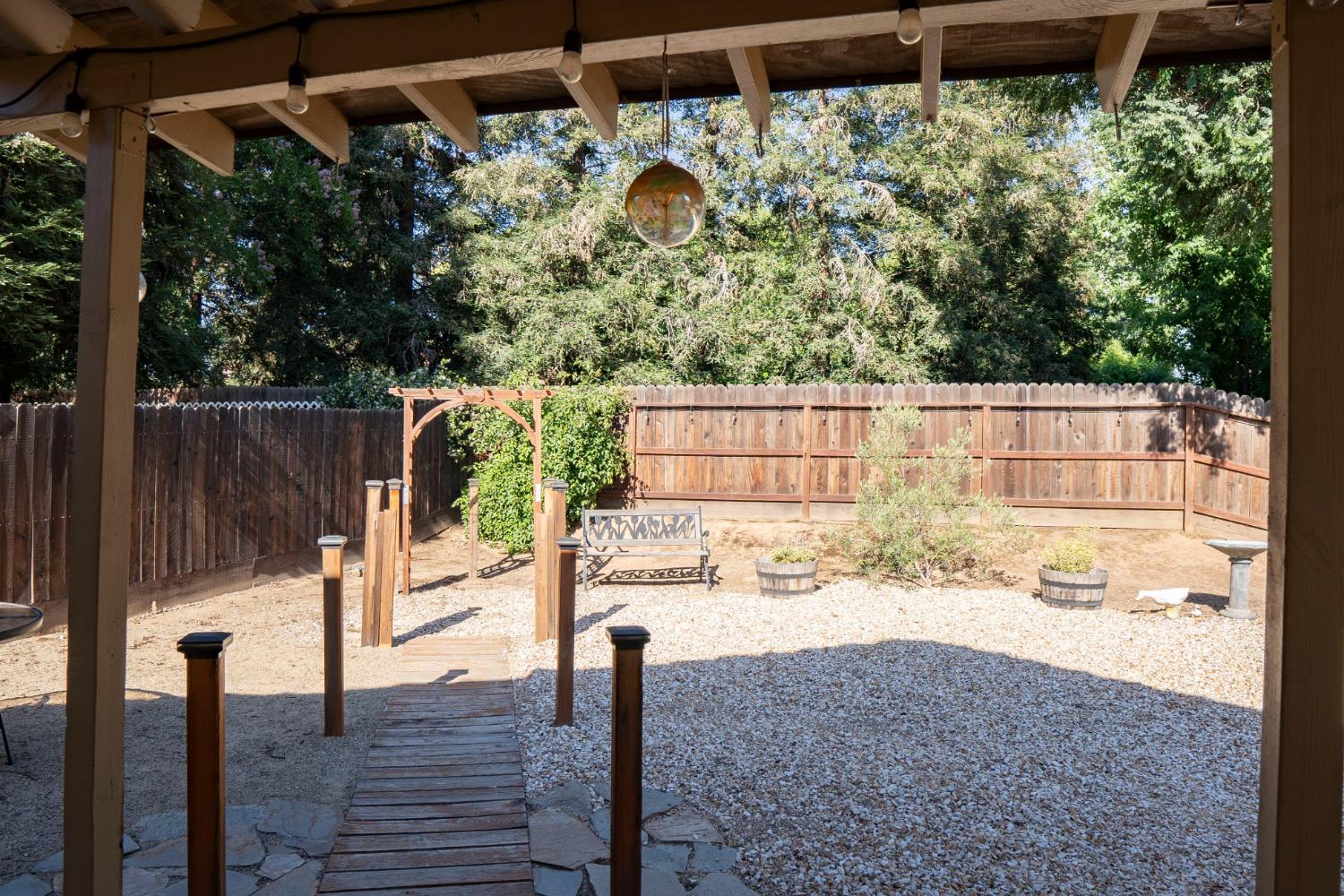 121 Magnolia Ave, Clovis, CA 93611