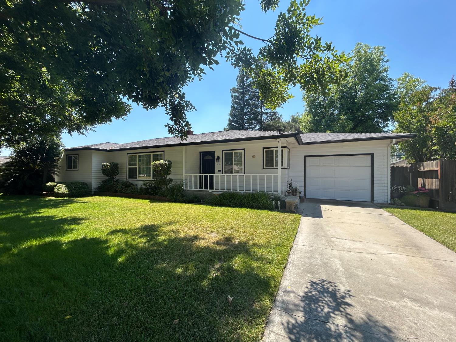 1410 Winter St, Kingsburg, CA 93631