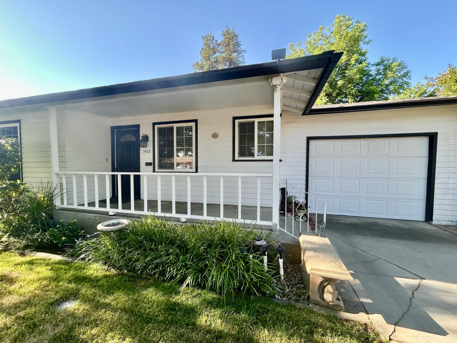 1410 Winter St, Kingsburg, CA 93631