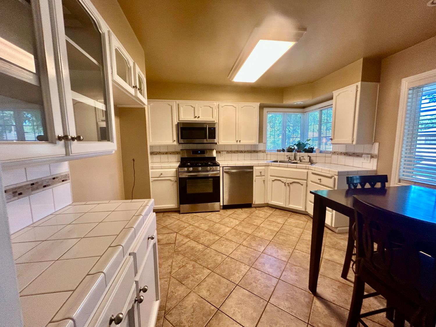 1410 Winter St, Kingsburg, CA 93631