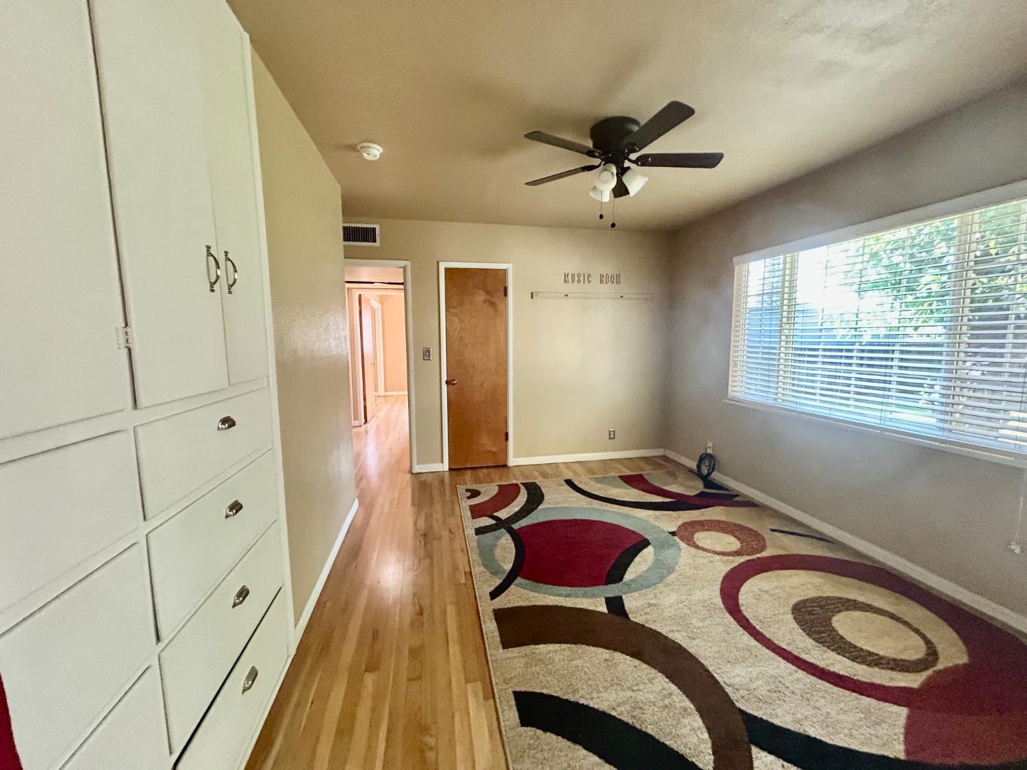 1410 Winter St, Kingsburg, CA 93631