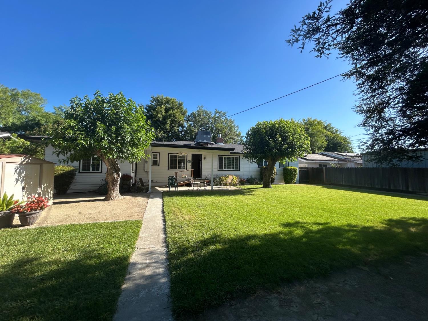 1410 Winter St, Kingsburg, CA 93631