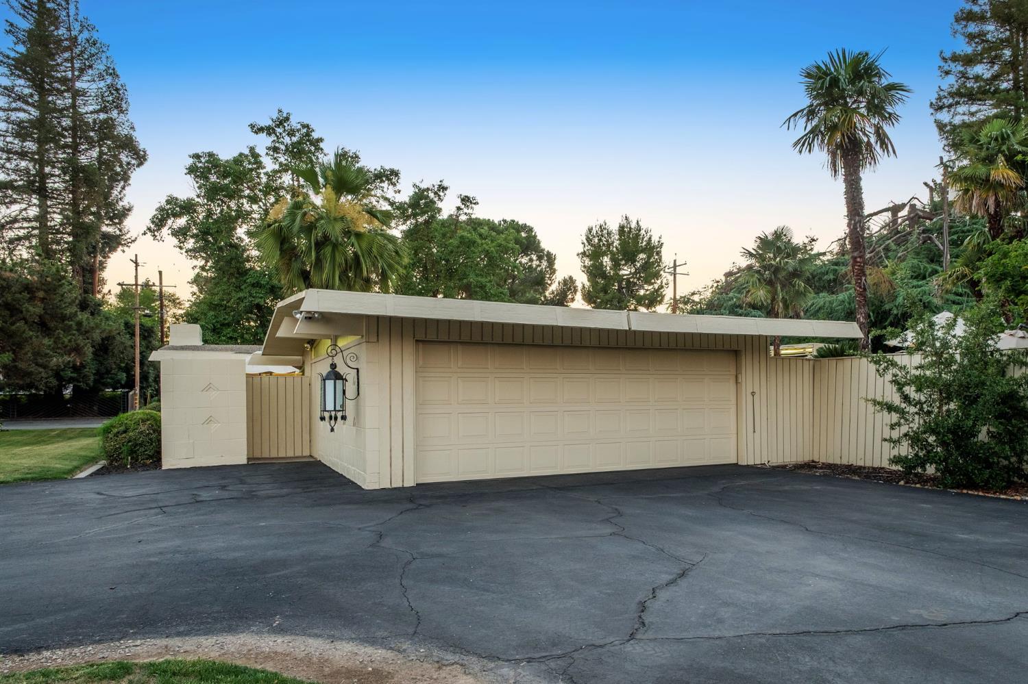5306 N Sequoia Dr, Fresno, CA 93711