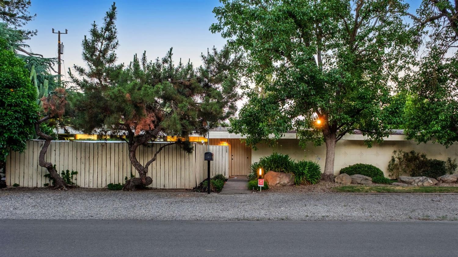5306 N Sequoia Dr, Fresno, CA 93711