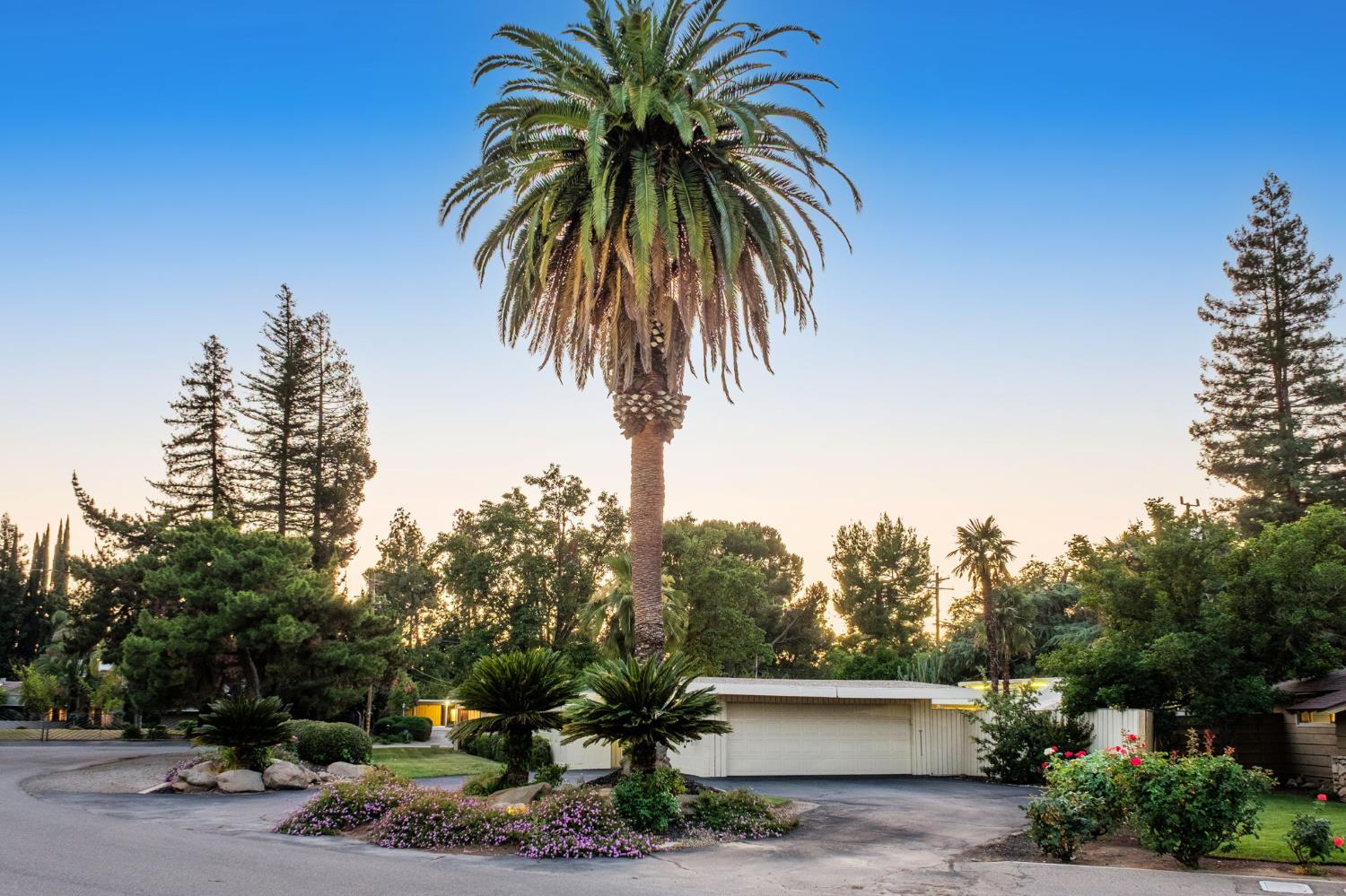 5306 N Sequoia Dr, Fresno, CA 93711