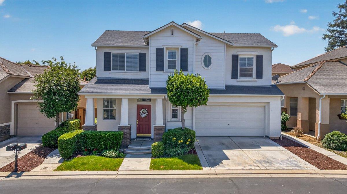714 W Riviera Ln, Clovis, CA 93619