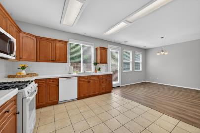 714 W Riviera Ln, Clovis, CA 93619