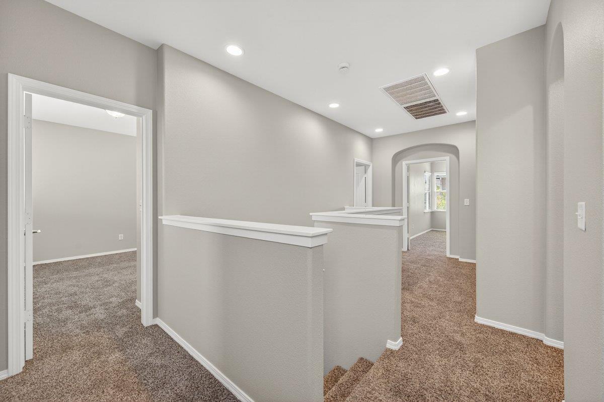 714 W Riviera Ln, Clovis, CA 93619