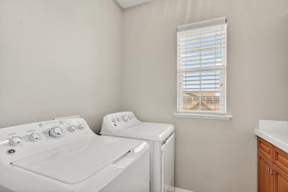 714 W Riviera Ln, Clovis, CA 93619