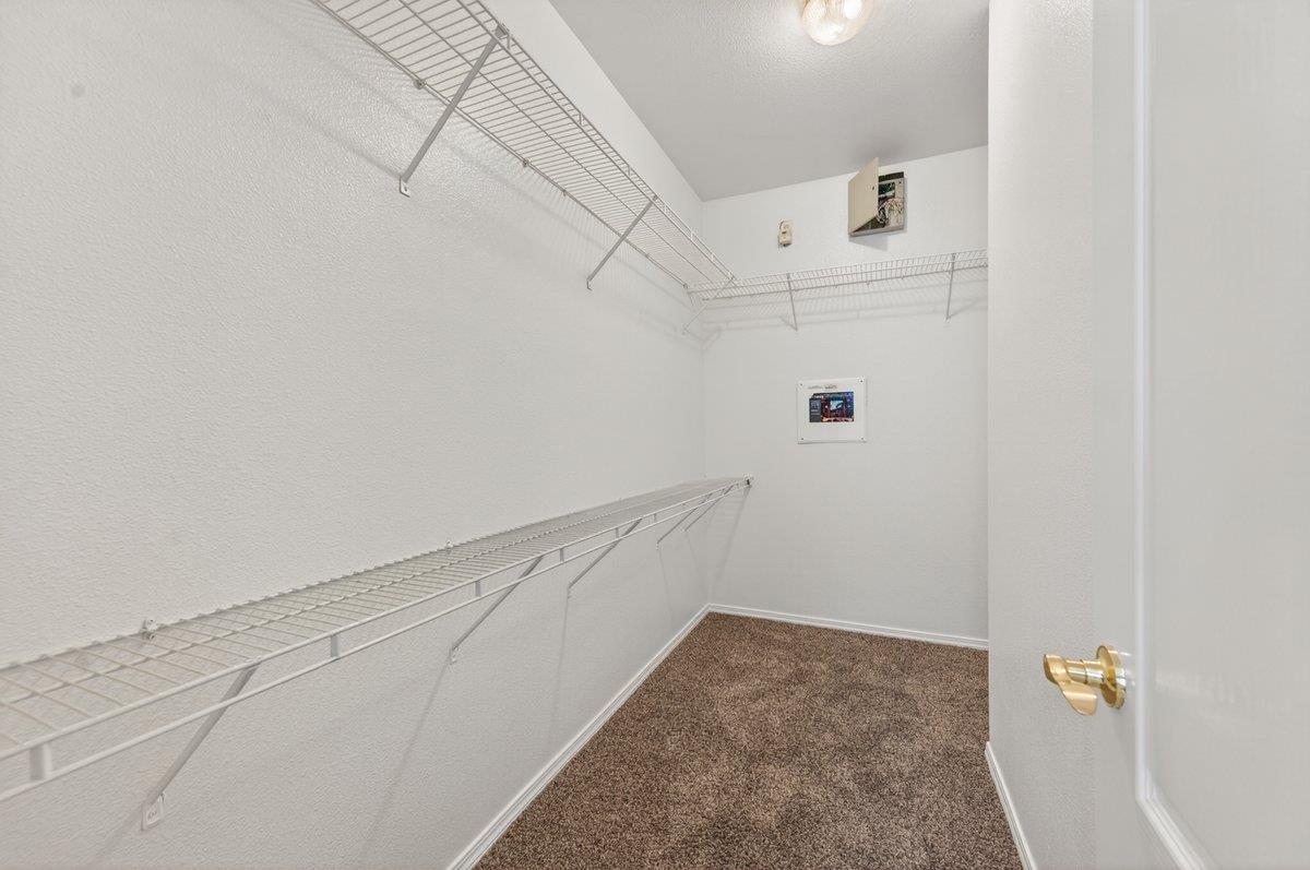 714 W Riviera Ln, Clovis, CA 93619