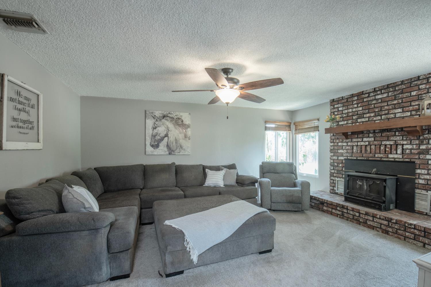 37715 Cloverleaf Ave, Madera, CA 93636