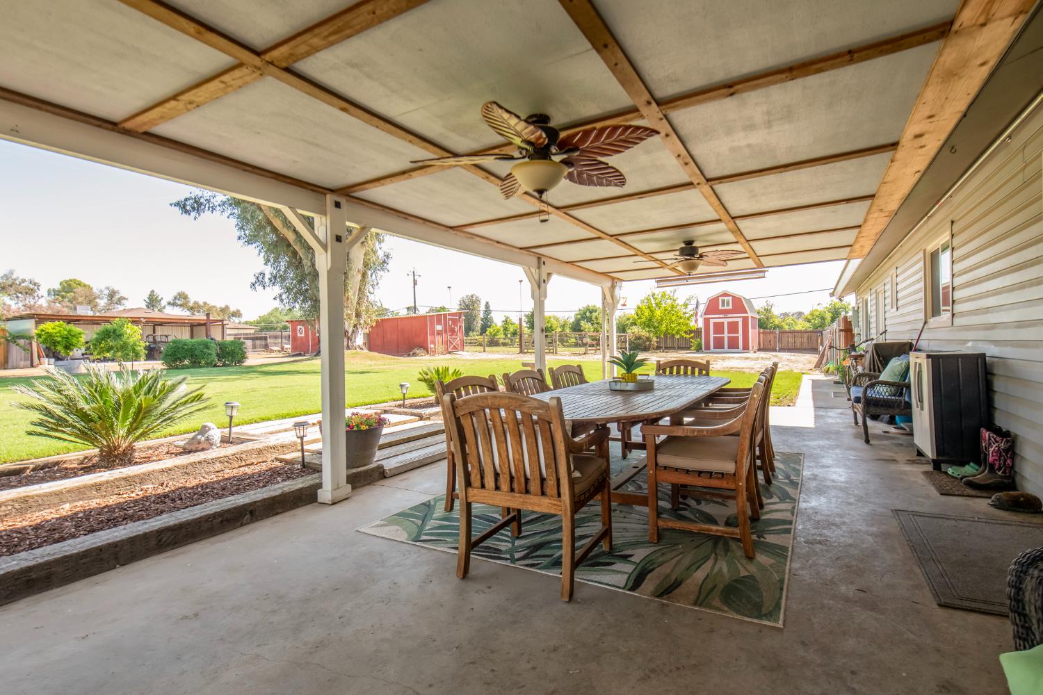 37715 Cloverleaf Ave, Madera, CA 93636
