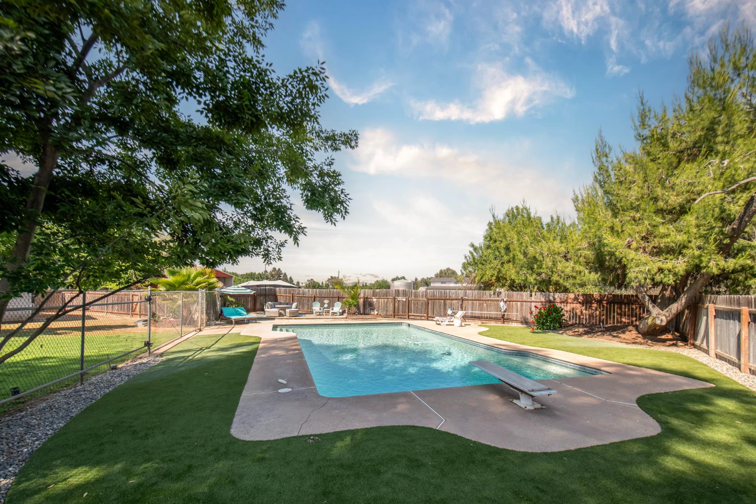 37715 Cloverleaf Ave, Madera, CA 93636