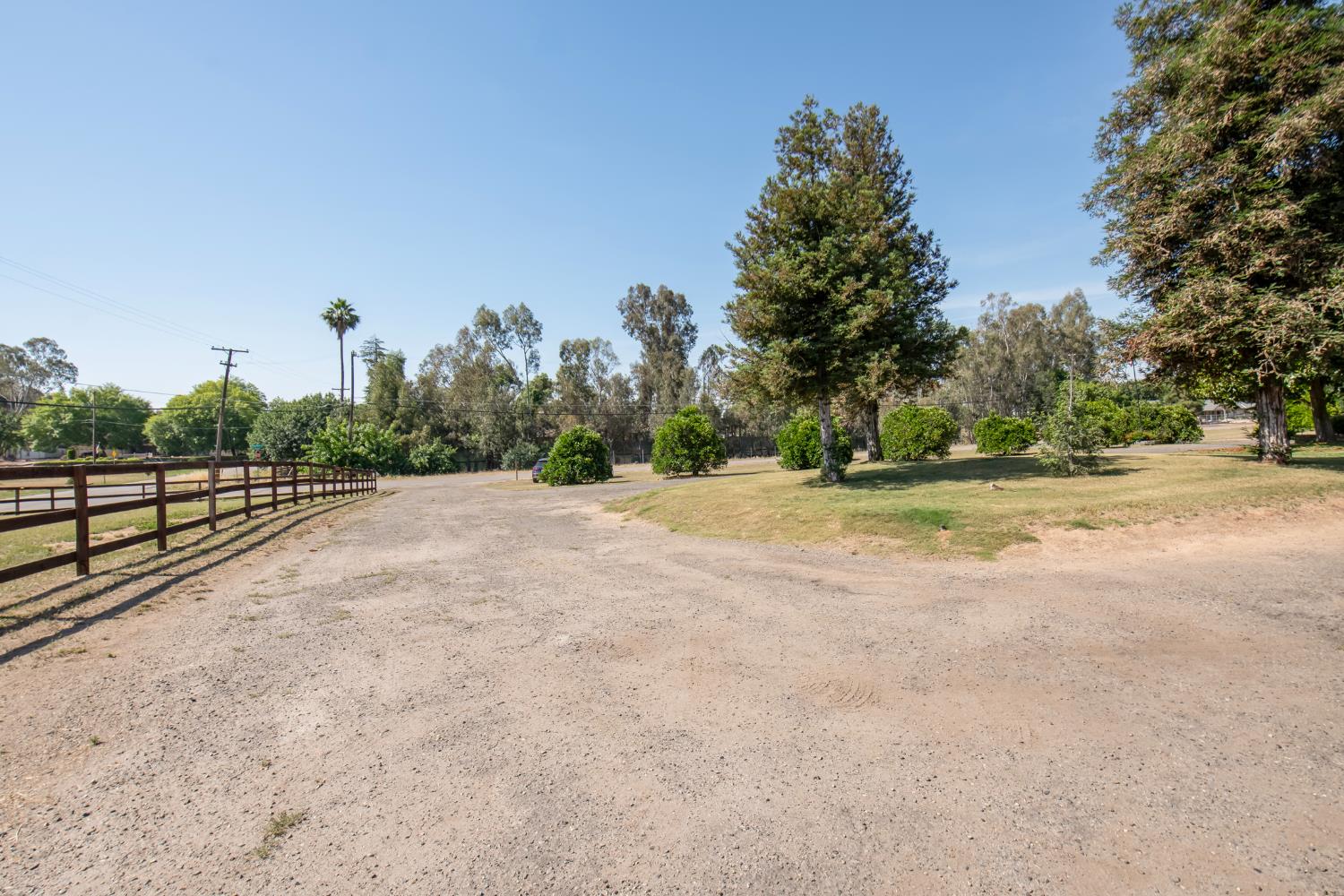 37715 Cloverleaf Ave, Madera, CA 93636