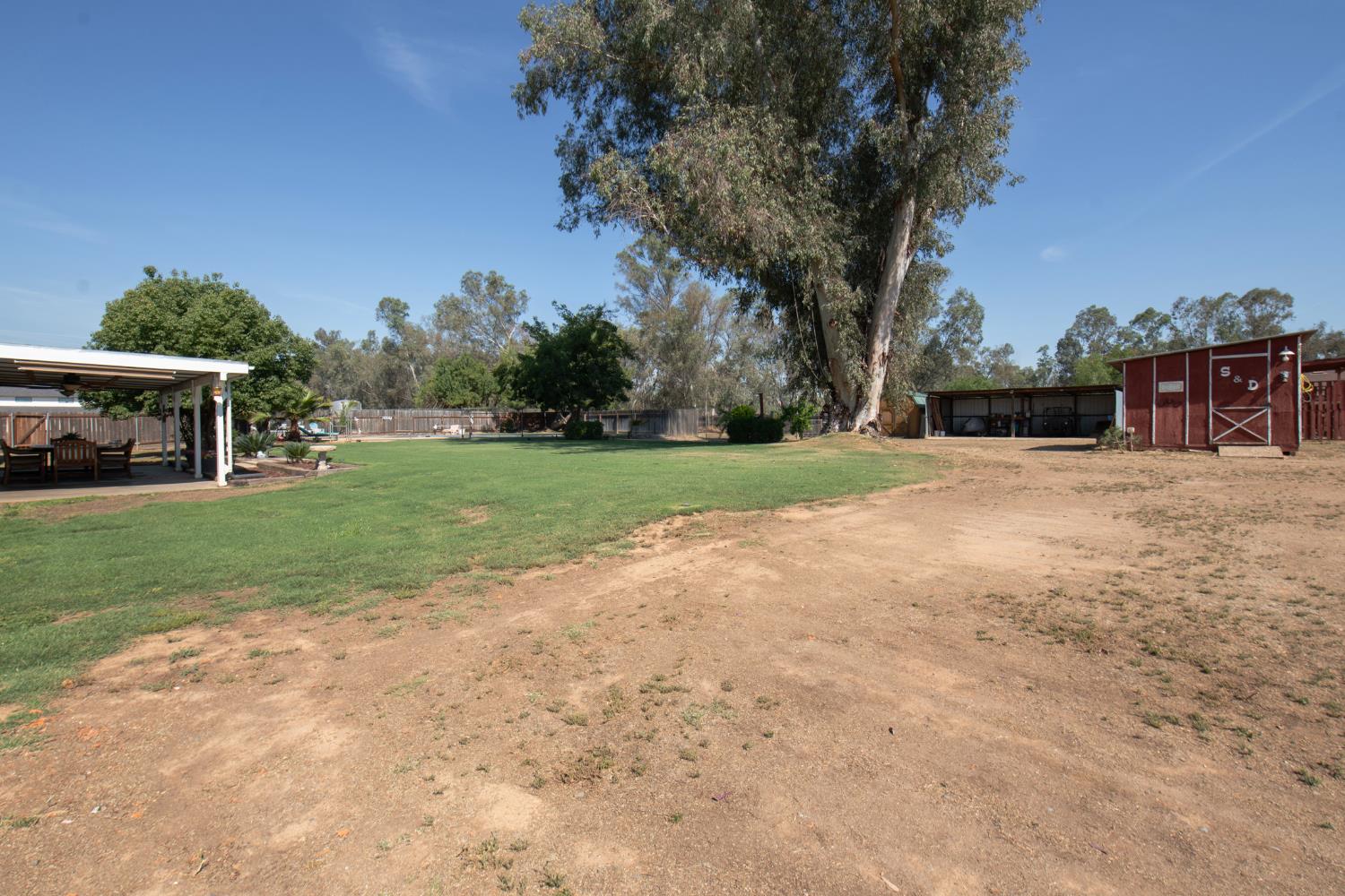 37715 Cloverleaf Ave, Madera, CA 93636