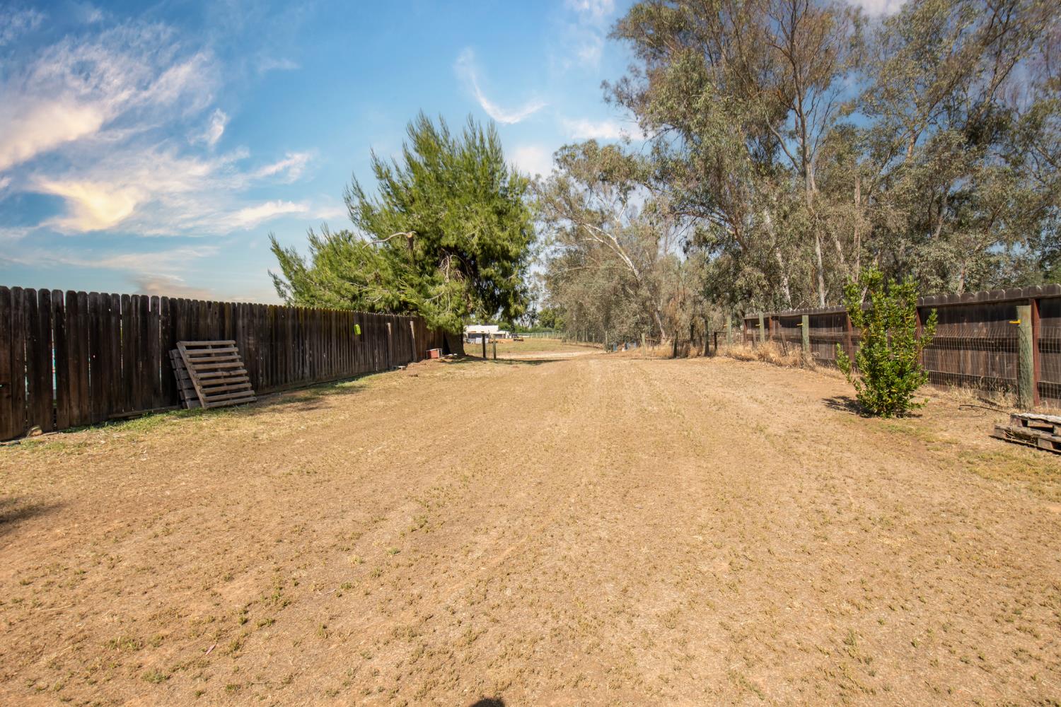 37715 Cloverleaf Ave, Madera, CA 93636
