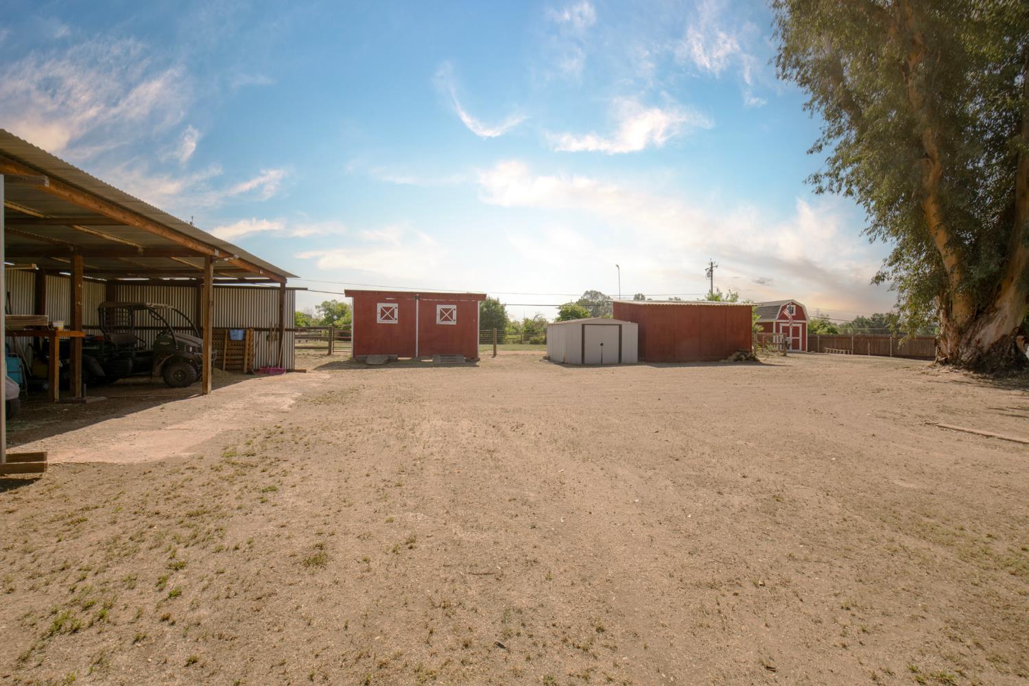 37715 Cloverleaf Ave, Madera, CA 93636