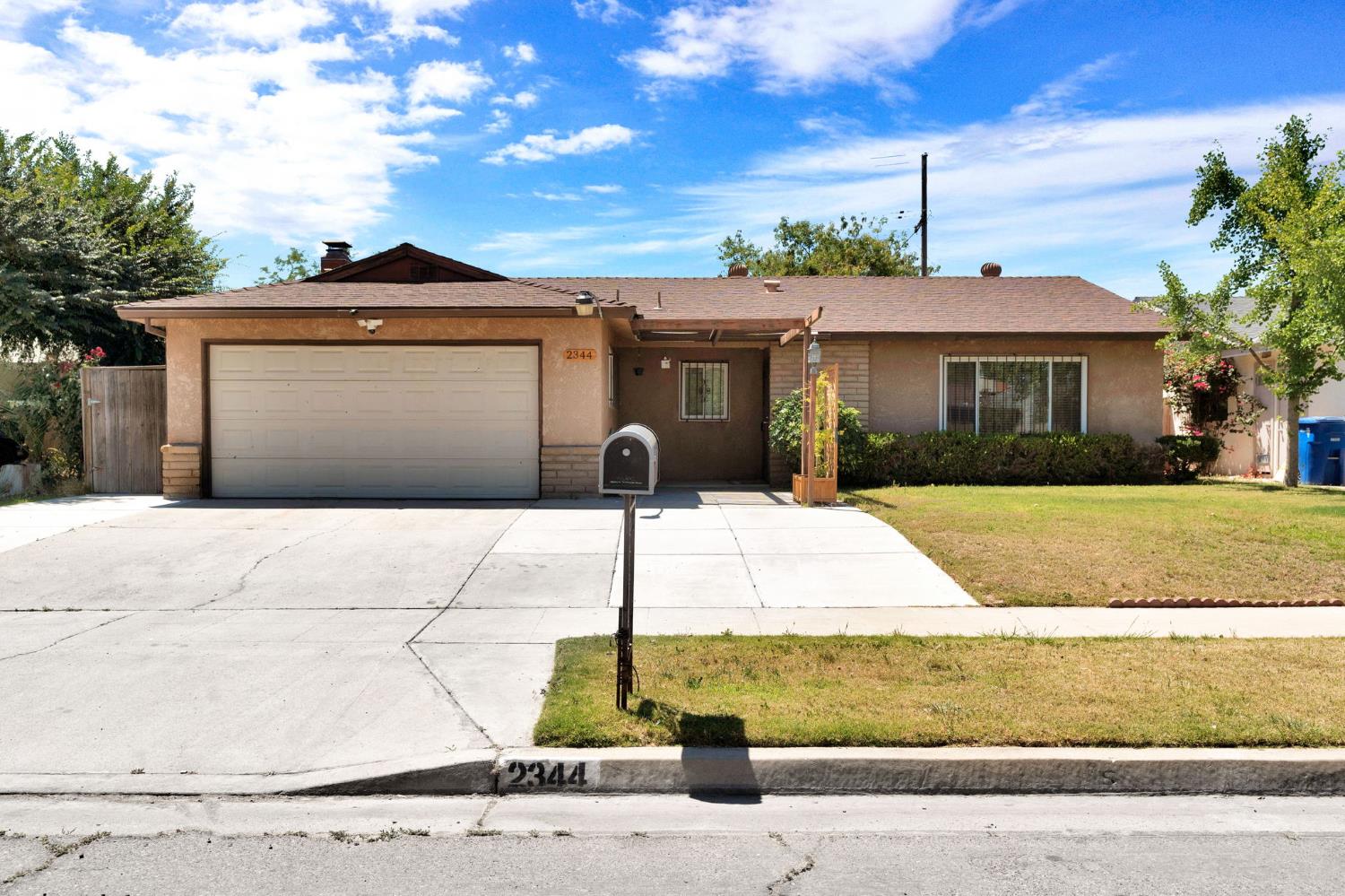 2344 S Backer Ave, Fresno, CA 93725