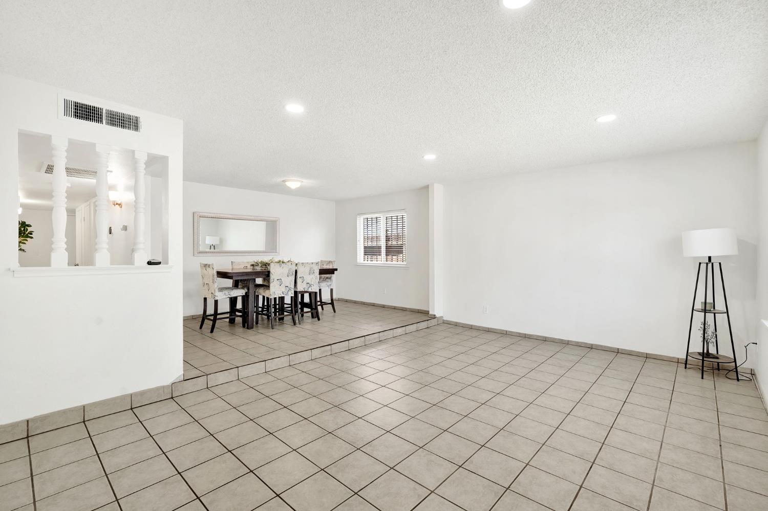 2344 S Backer Ave, Fresno, CA 93725