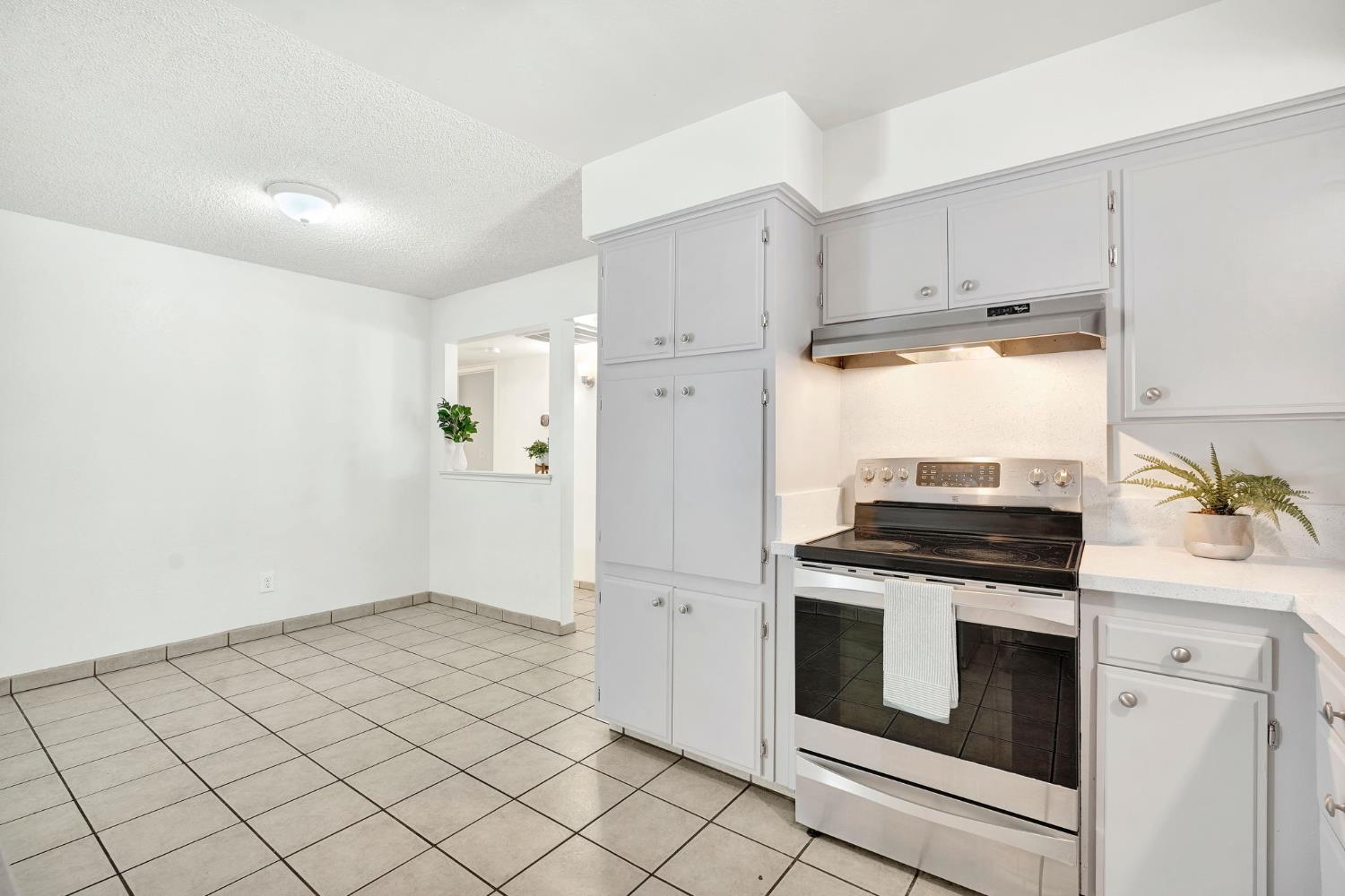 2344 S Backer Ave, Fresno, CA 93725
