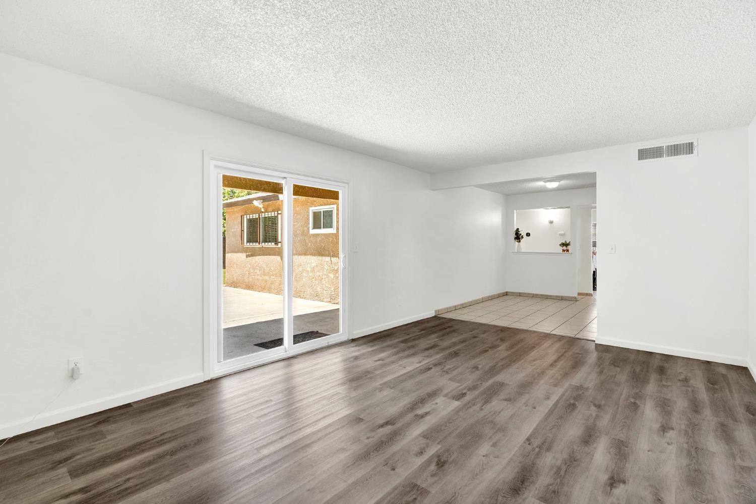 2344 S Backer Ave, Fresno, CA 93725