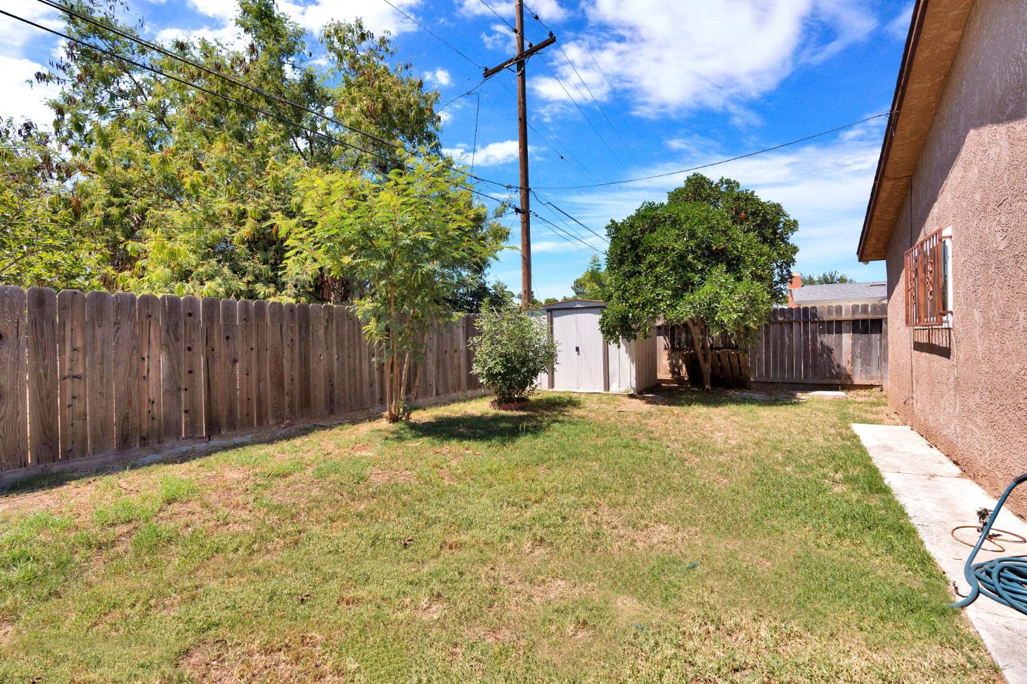 2344 S Backer Ave, Fresno, CA 93725