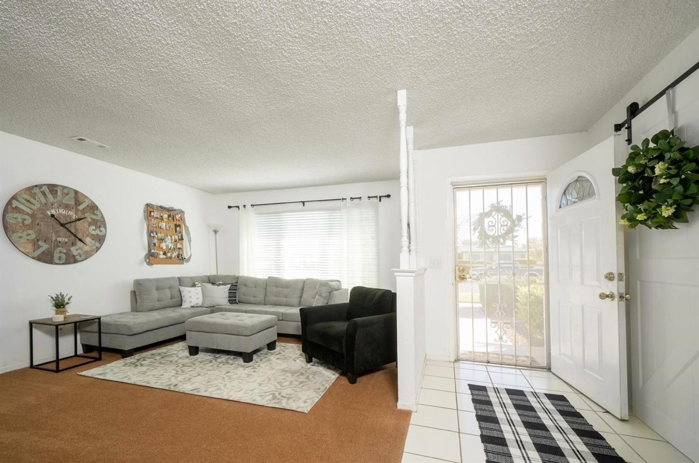 1725 Fairmont Ave, Clovis, CA 93611