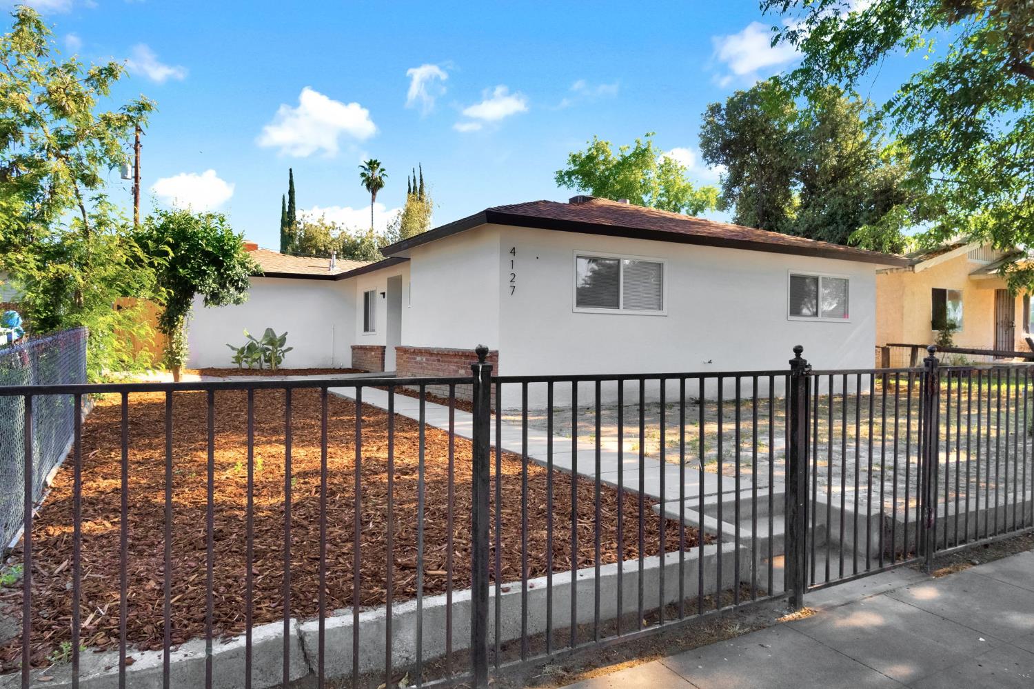 4127 E Grant Ave, Fresno, CA 93702