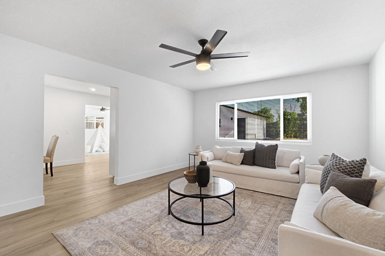 4127 E Grant Ave, Fresno, CA 93702
