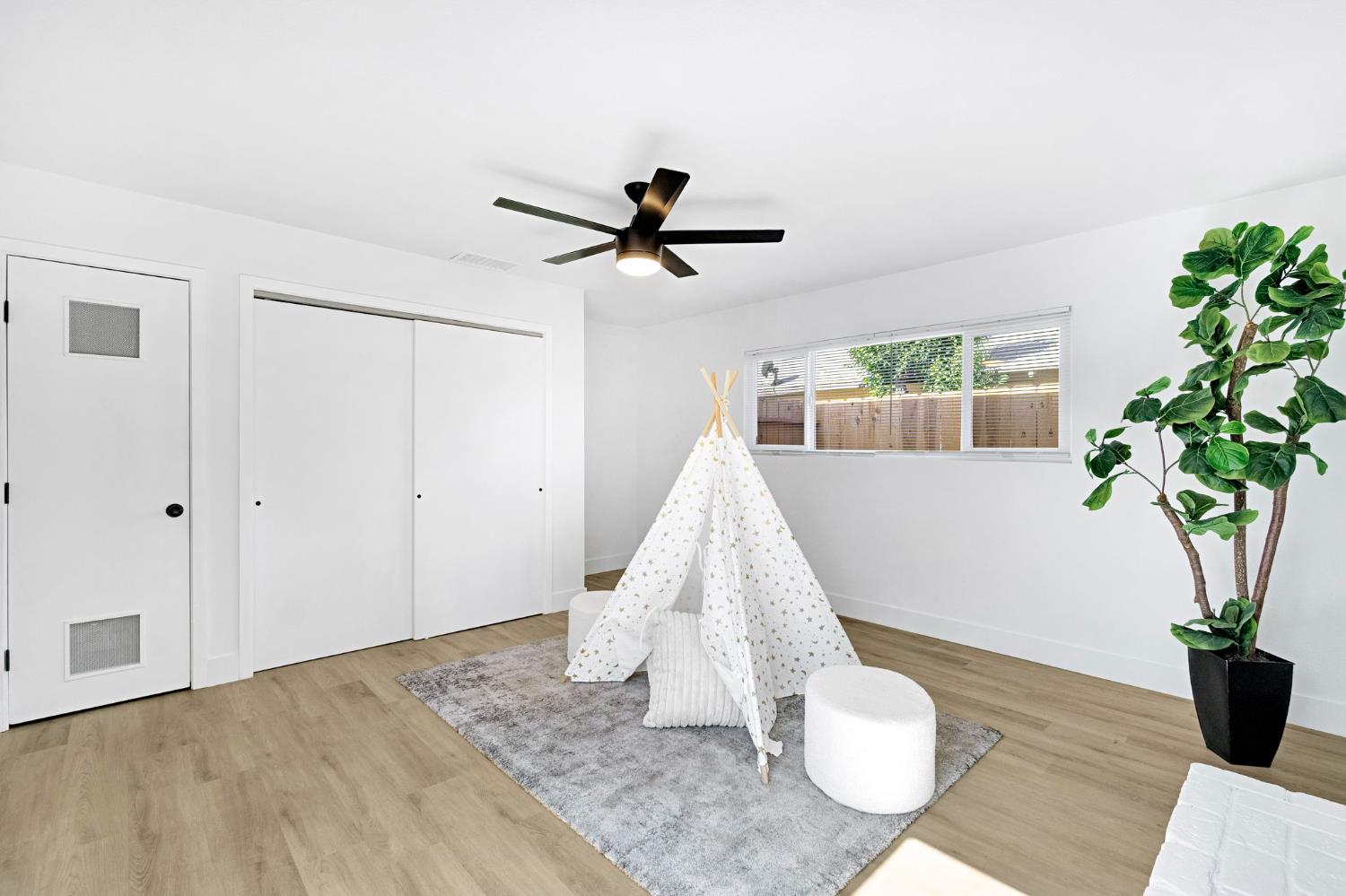 4127 E Grant Ave, Fresno, CA 93702
