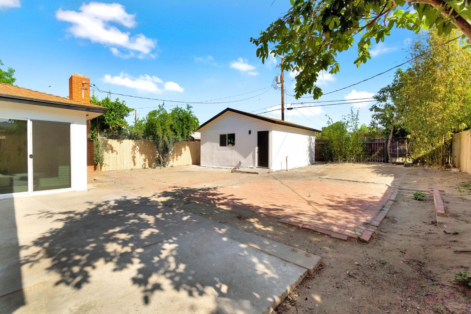 4127 E Grant Ave, Fresno, CA 93702