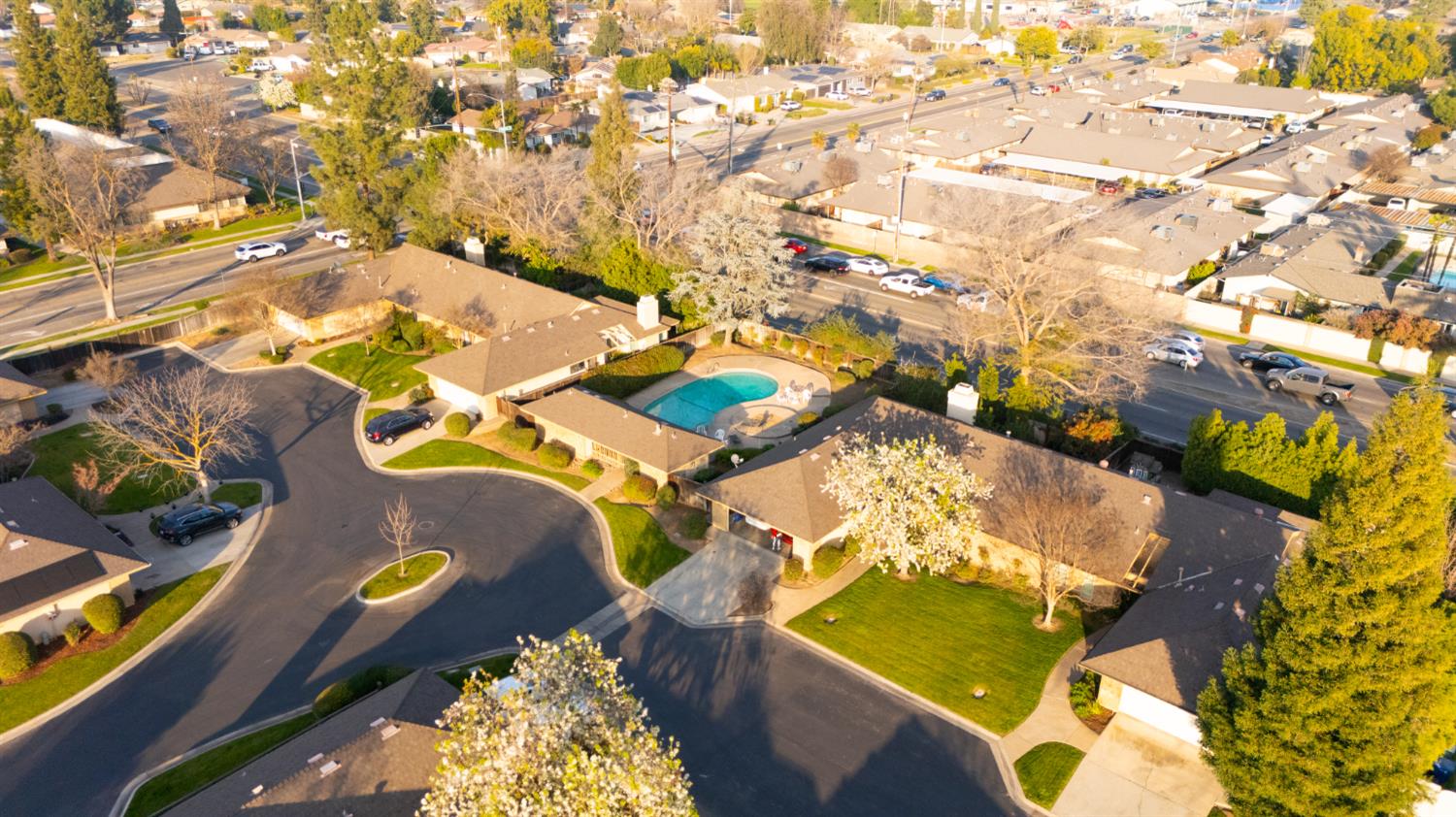 1095 W Sierra Ave, Fresno, CA 93711