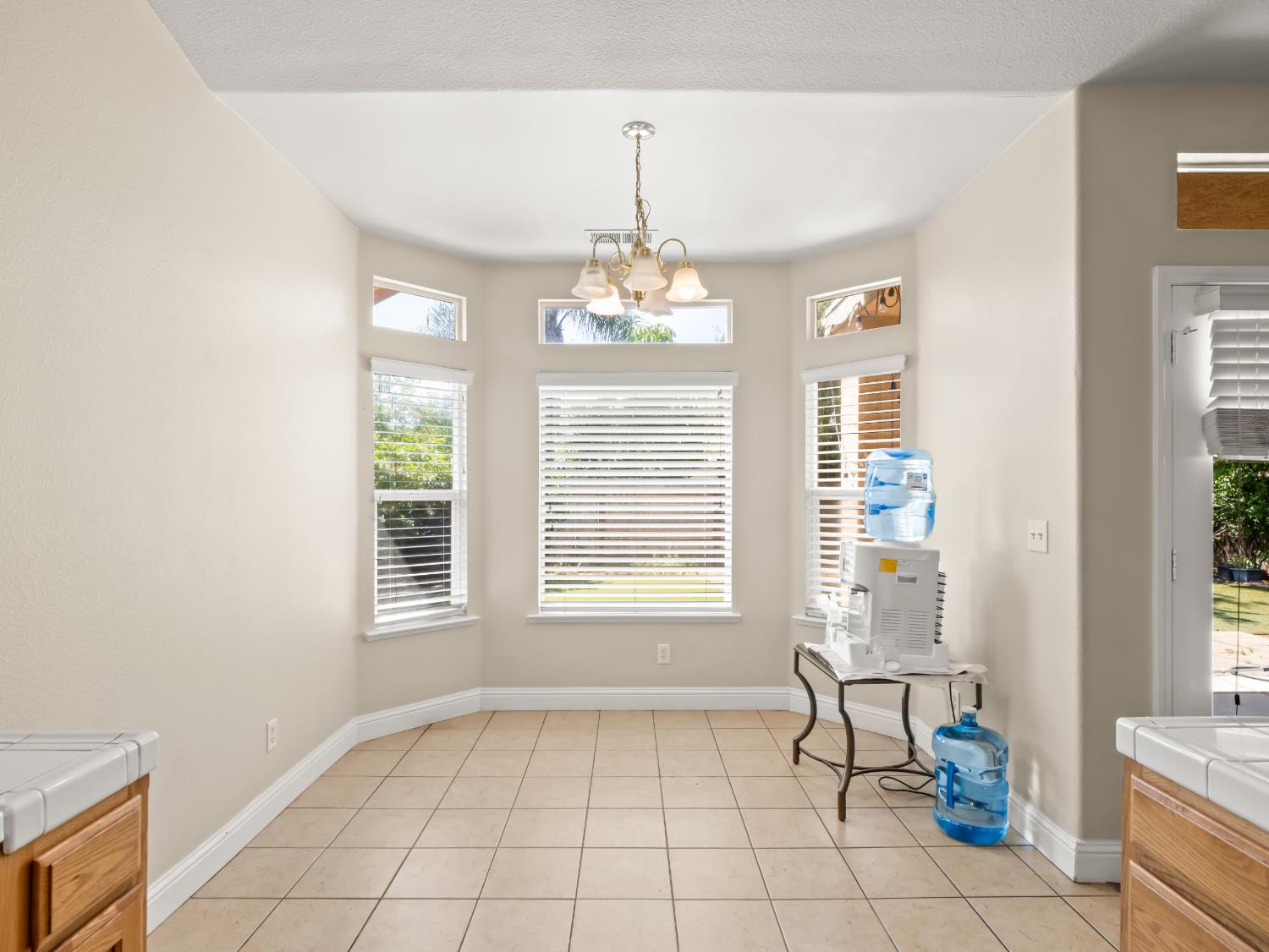 6249 W Dovewood Ln, Fresno, CA 93723
