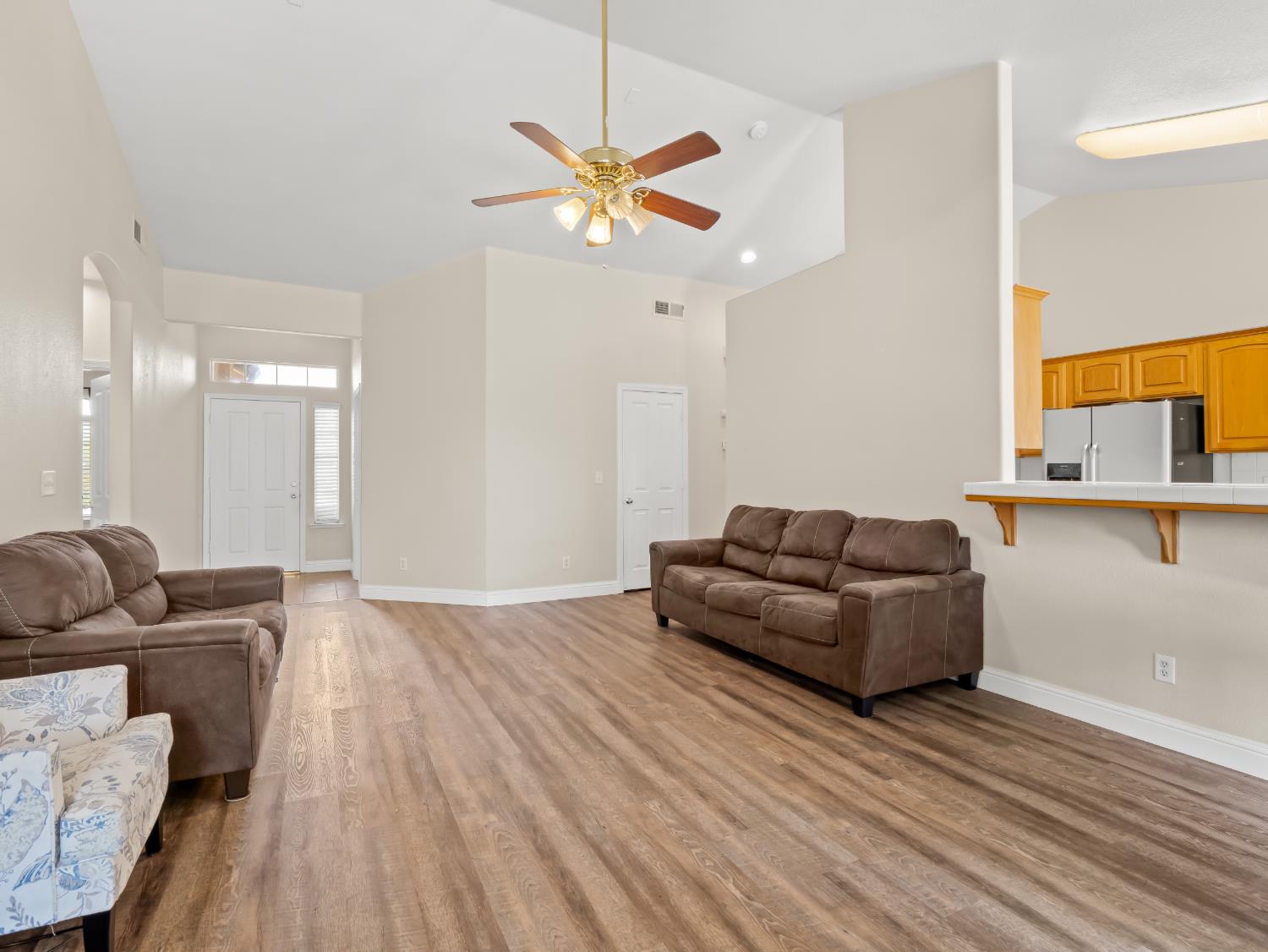 6249 W Dovewood Ln, Fresno, CA 93723